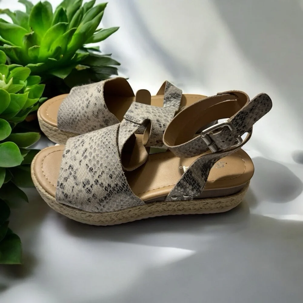 SODA Snakeskin‎ Platform Espadrille Sandals - Size 7